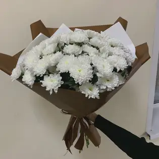 Букет из 19 хризантем